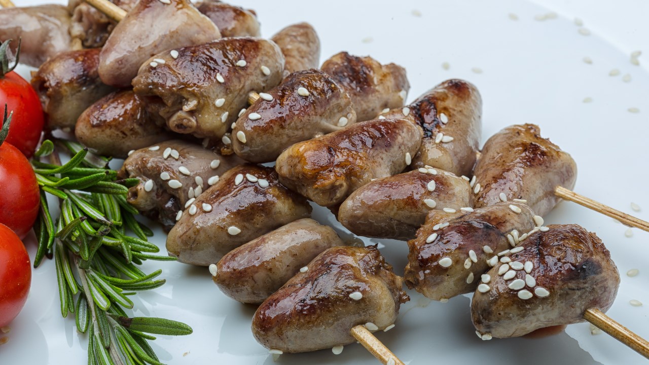 Екзотика на кухні: шашлички з курячих сердечок на пательні